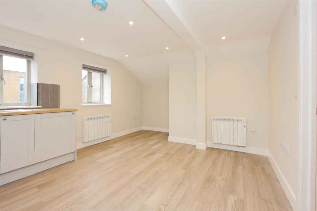 46b willetts court ph10.JPG