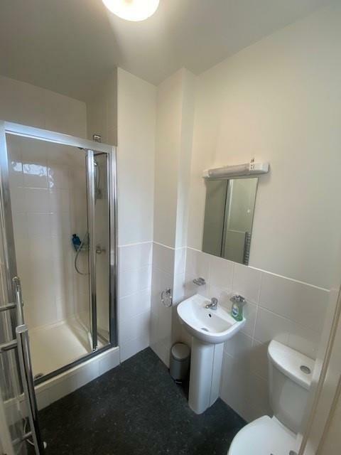 ShowerRoom1.jpg