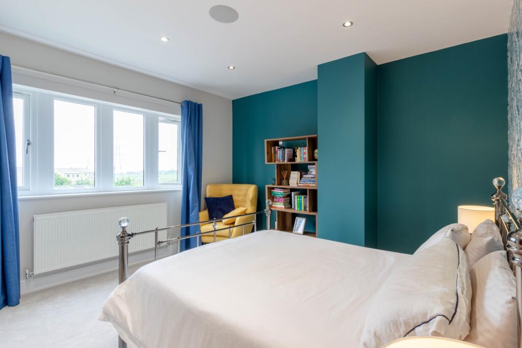 Master bed2