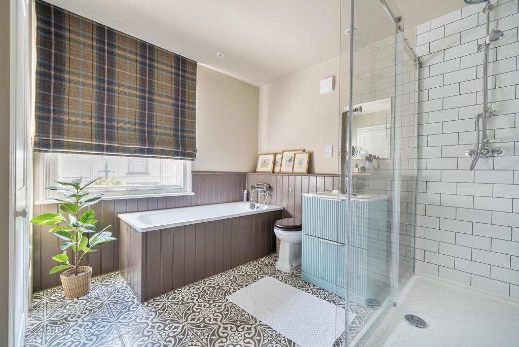 1294945-18-682b4e...