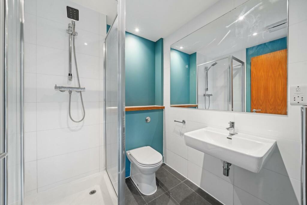 Flat 4, 22 Westland Place N1 7JR-7.jpg