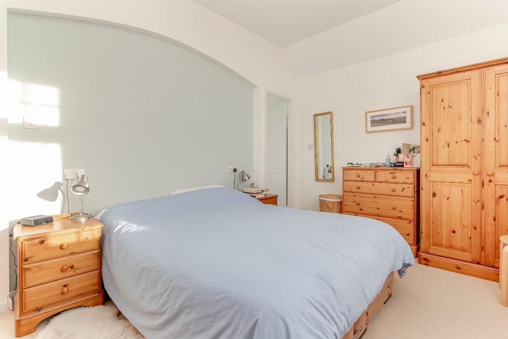 Master Bedroom - B.jpg
