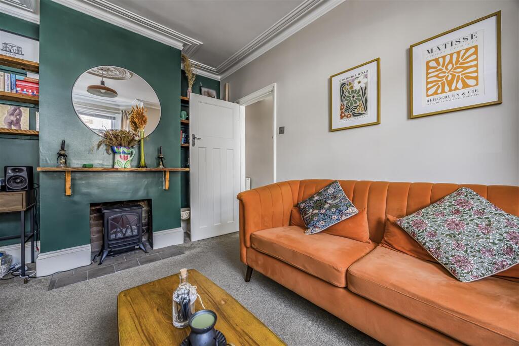 57 Chesterfield Road, Baffins-PorticoMarketing-Sol