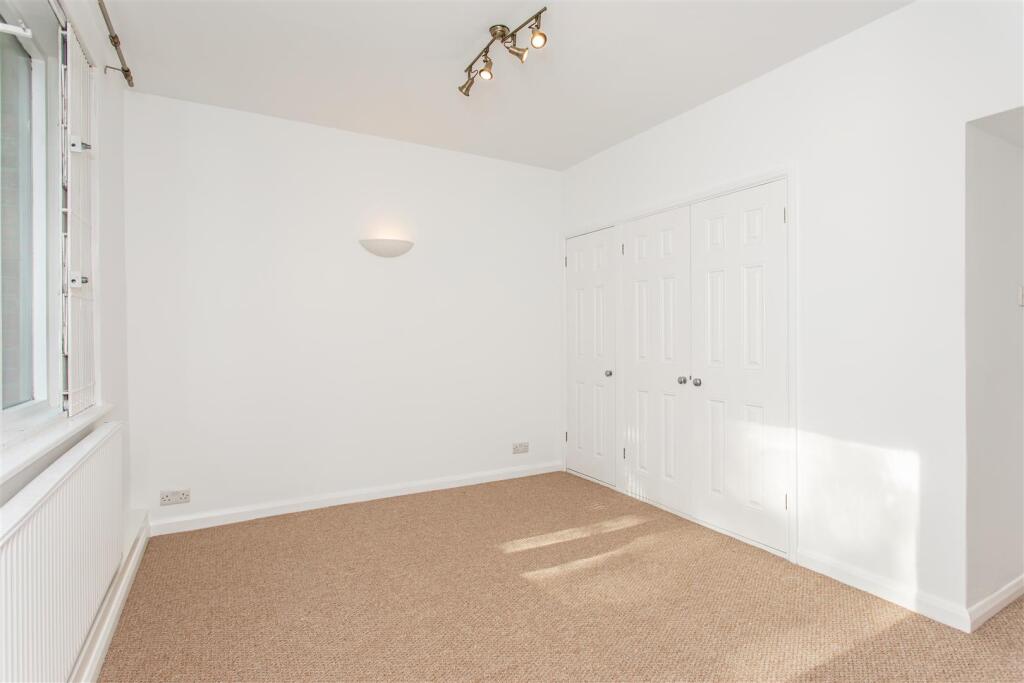 F1 8 Hampstead Hill Gnds-20.jpg