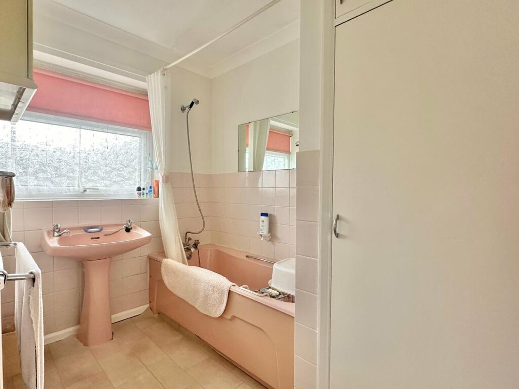Ground Floor Bathroo