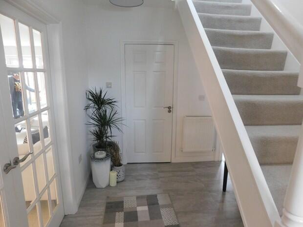 4 Thrapston Road Hallway