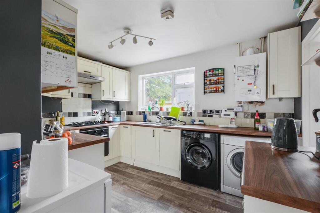 Kitchen_1.jpeg