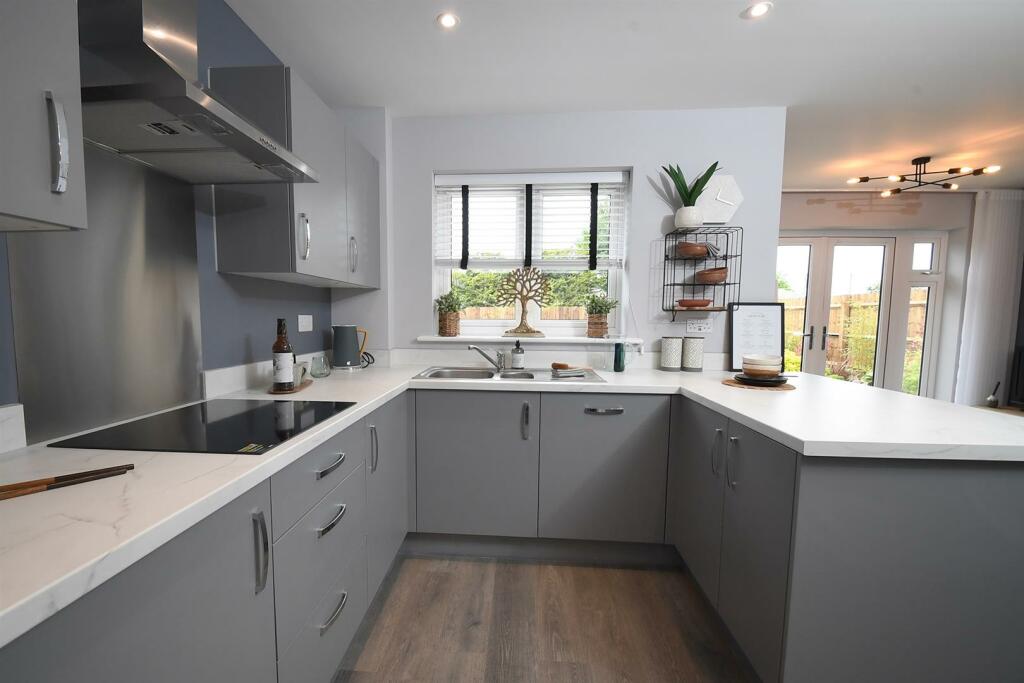 Bellway Eastern Counties - Ivy Hill sales office a
