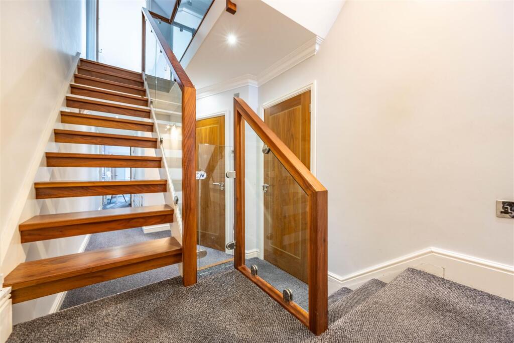 Hallway/Staircase