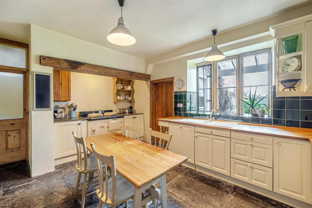 Kitchen / Breakfast Room