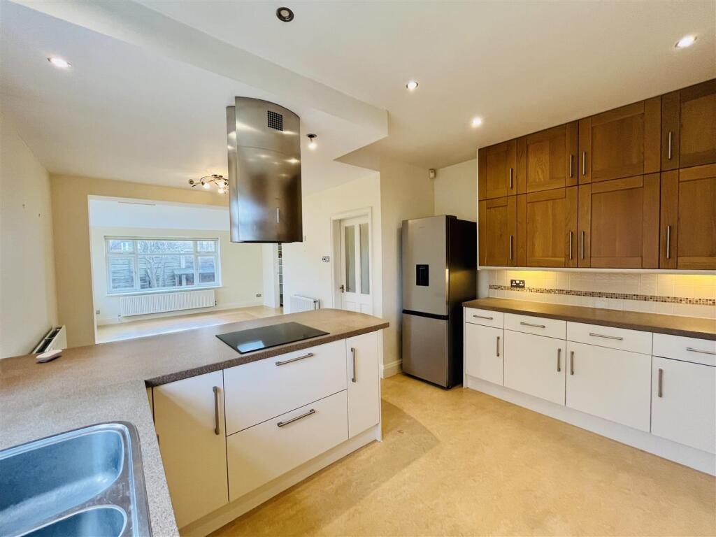 Live In Dining Kitchen