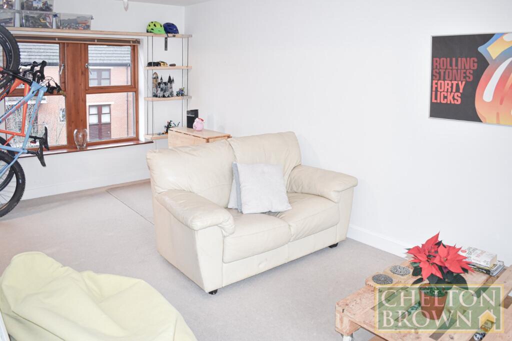 Living/Dining Area