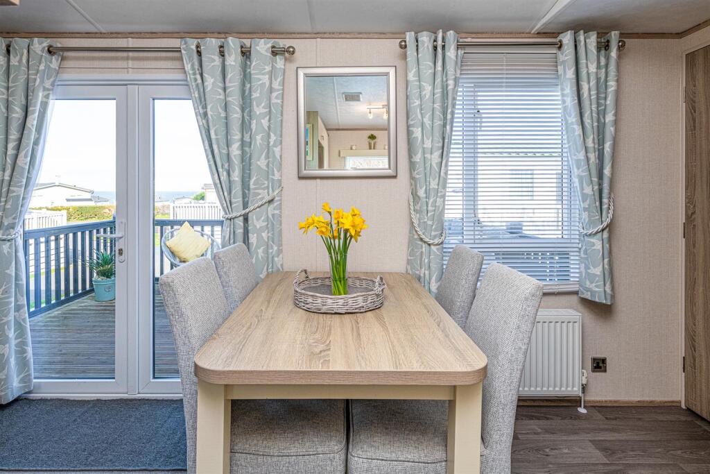 Y4-ABERAFON-PARK-KITCHEN-08.jpg