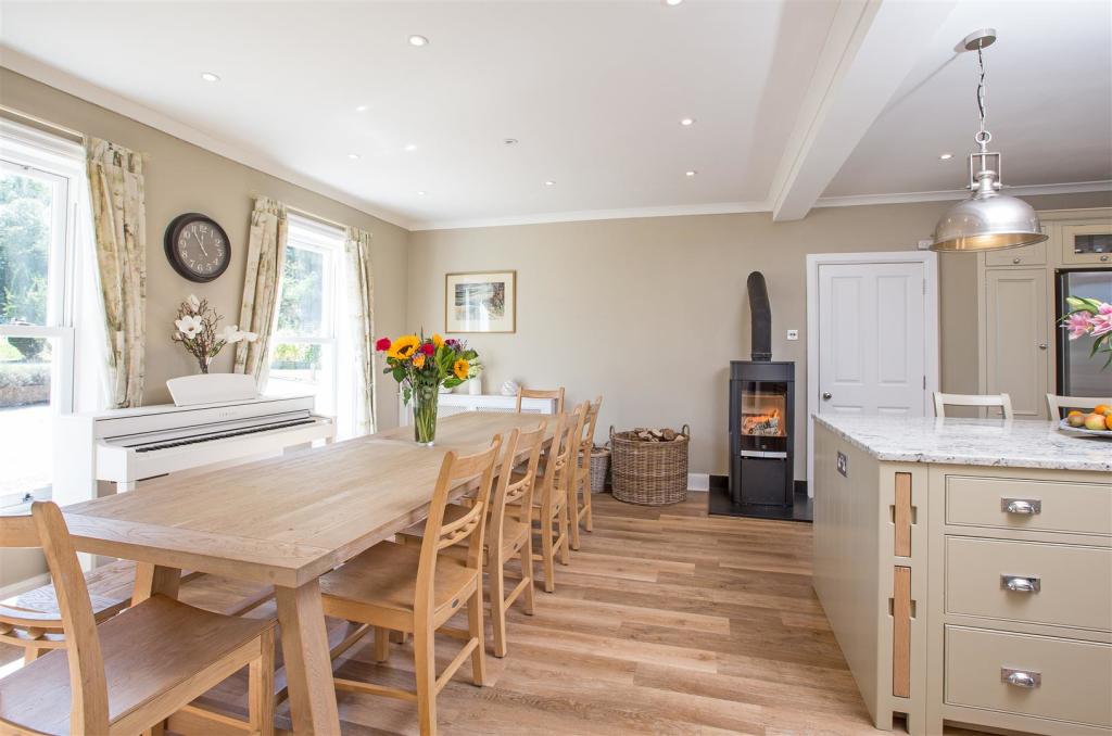 Breakfast room.jpg