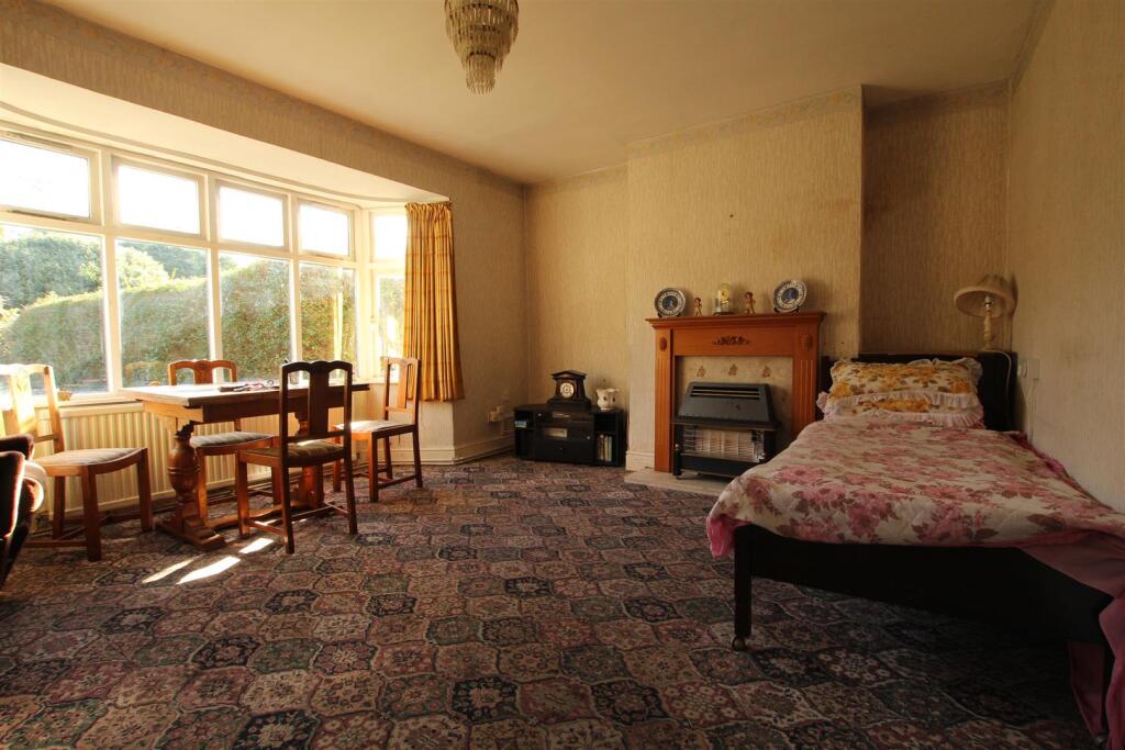 Dining Room.JPG