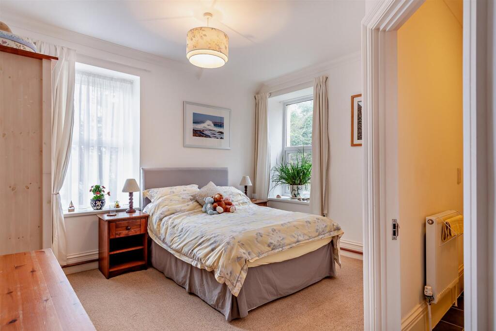 Main house bedroom 5