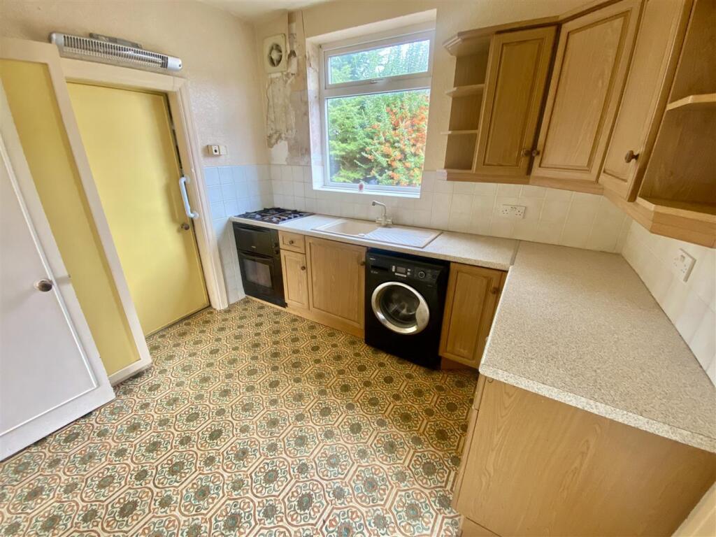 Bramleys Estate Agents - Meadow Bank Crescent - Mi