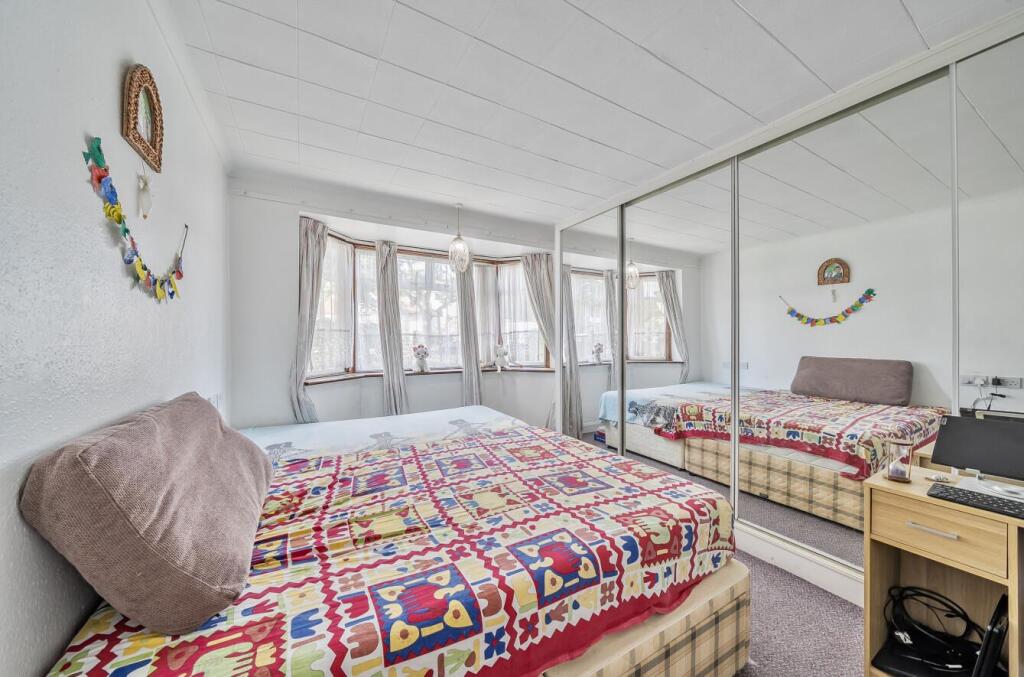 Davidson Frost-Wellings, DFW, Locket Road, Bedroom