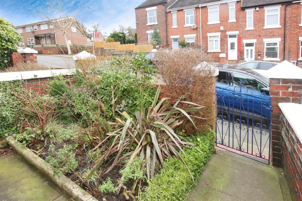 FORE COURT TO FRONTAGE