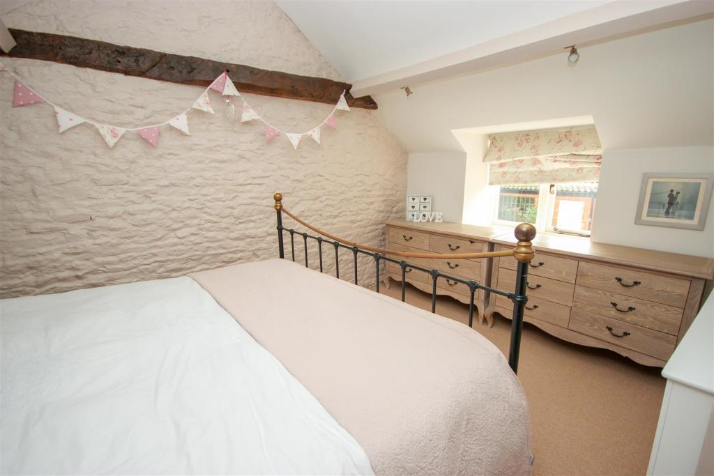 Master Bedroom.jpg