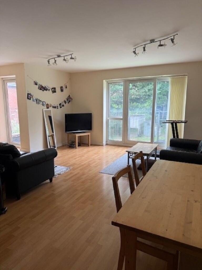 Open Plan Lounge Kitchen