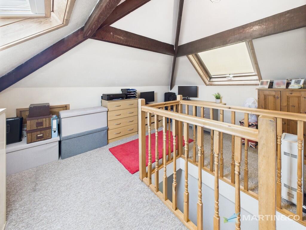 CAM02318G0-PR0484...