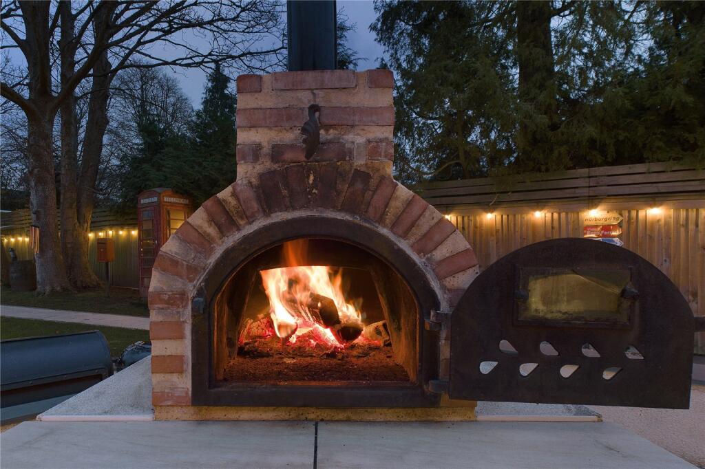 Pizza Oven