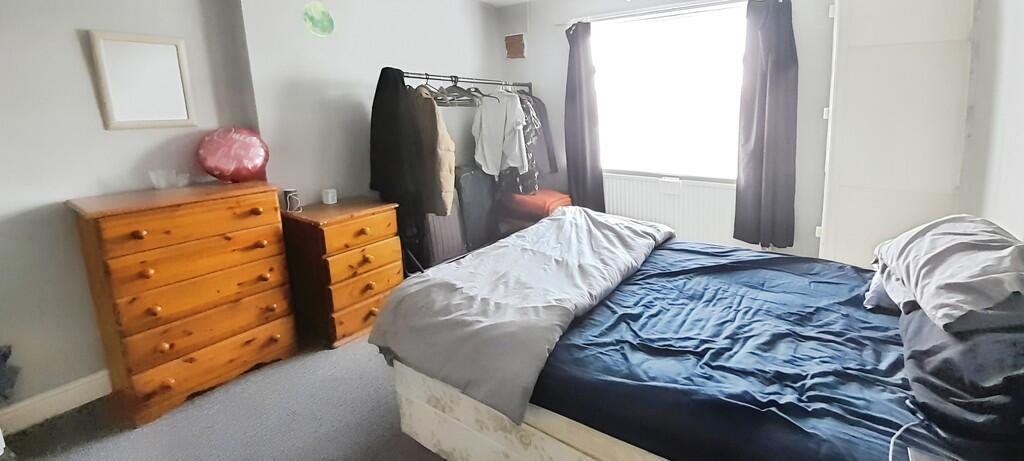 7c01ca9b-WhatsApp...