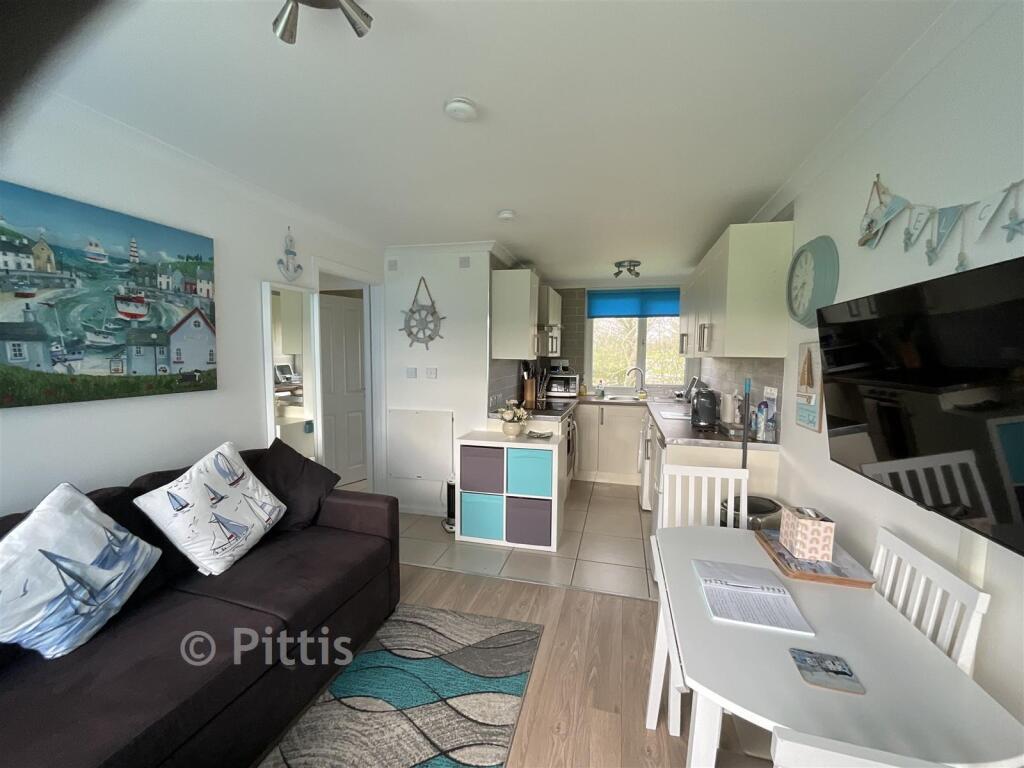 Lounge/Kitchen