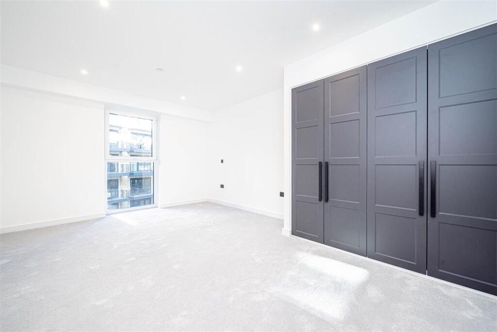 Bedroom 1.jpg