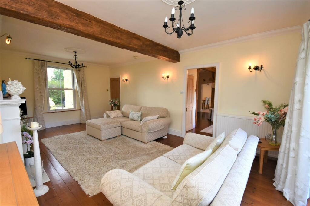 Sitting Room..jpg