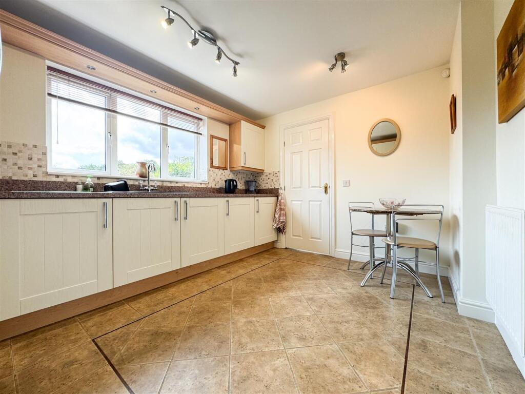 BREAKFAST KITCHEN
