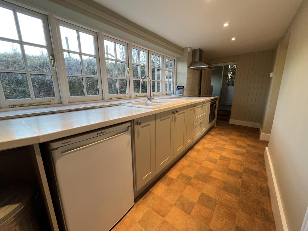 Kitchen (2)