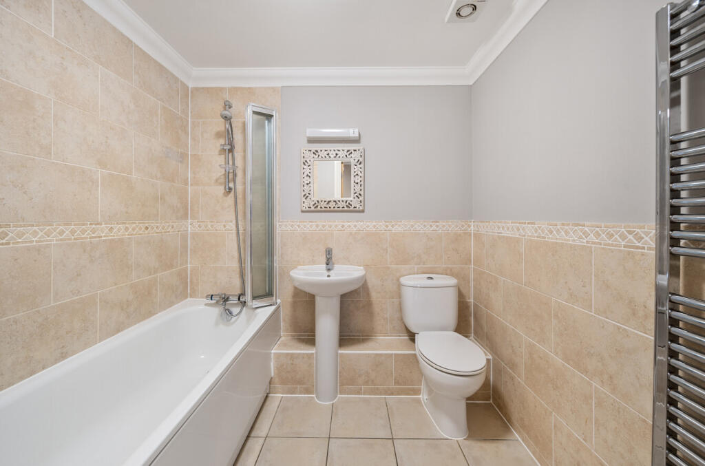 1330835-9-688345d...