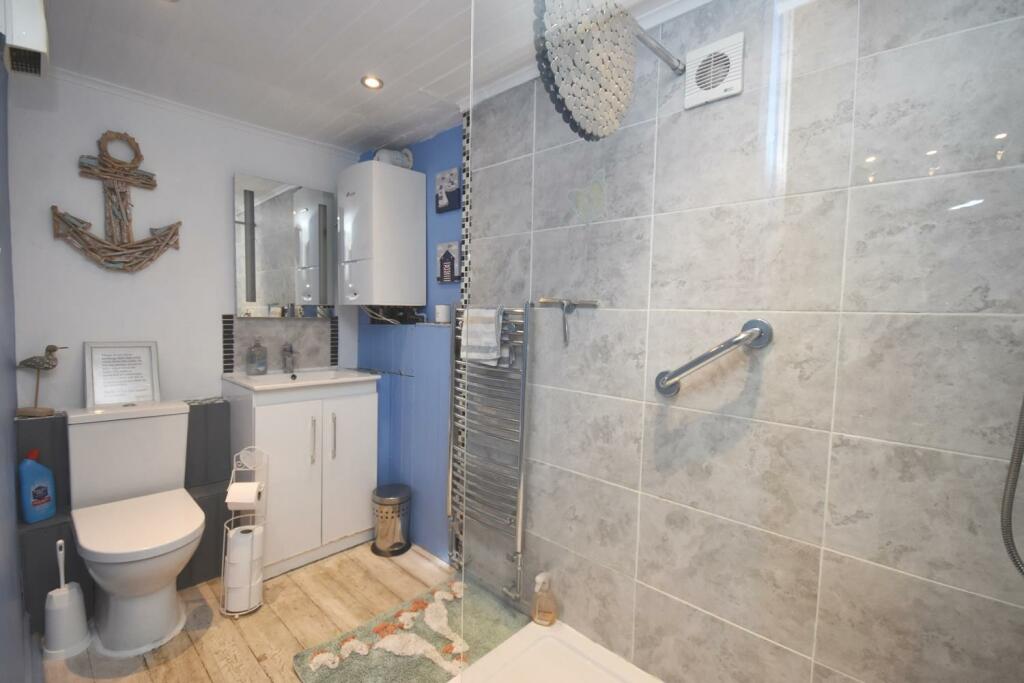 Shower Room.JPG