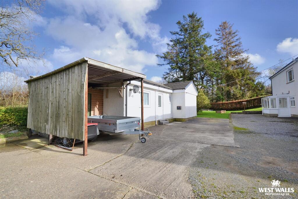 Detached annexe