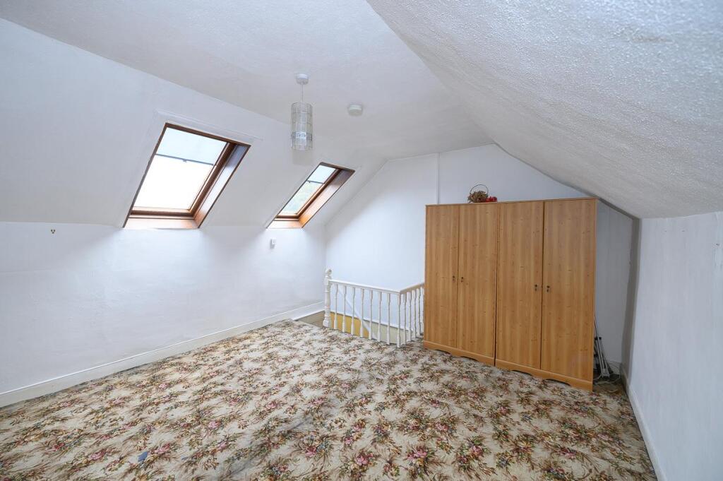 Bedroom 4.jpg