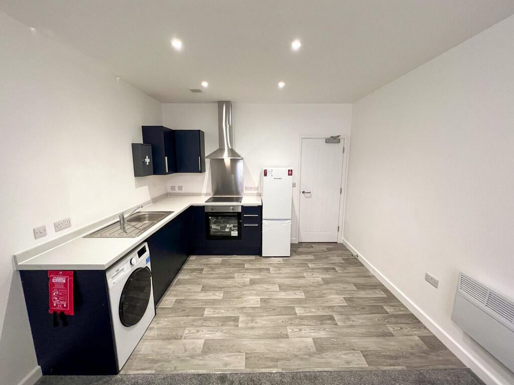 Photo kitchen and...