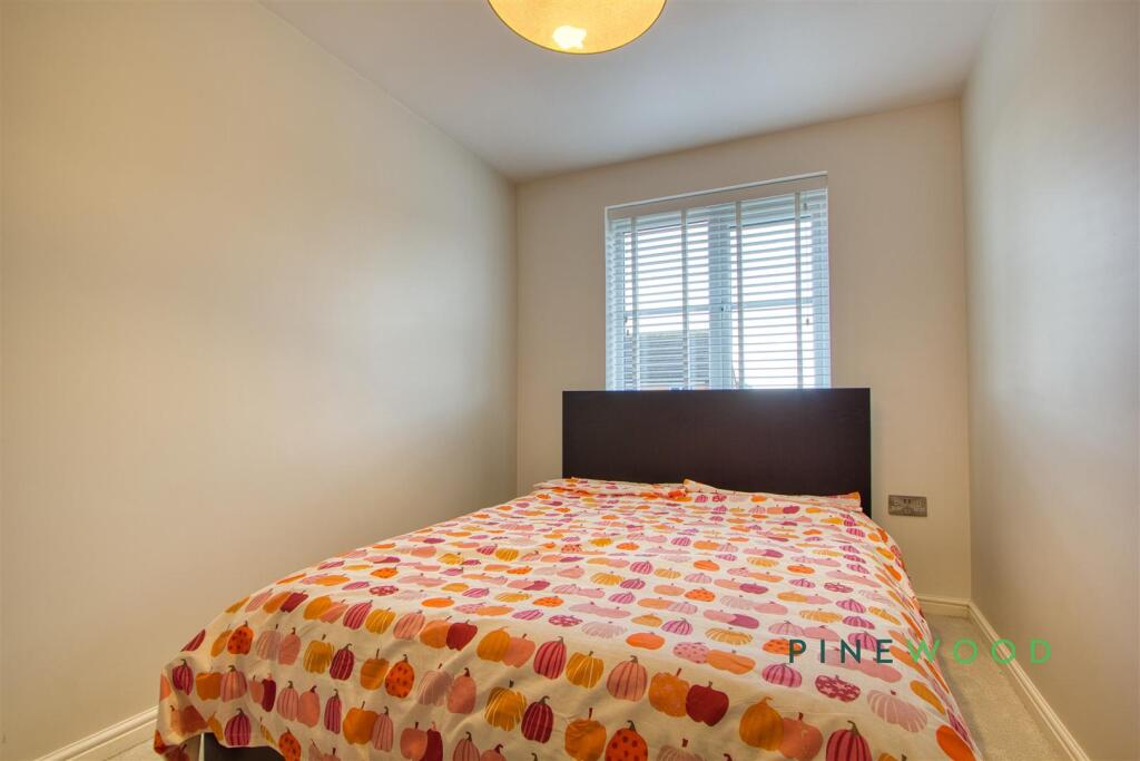 BEDROOM 2