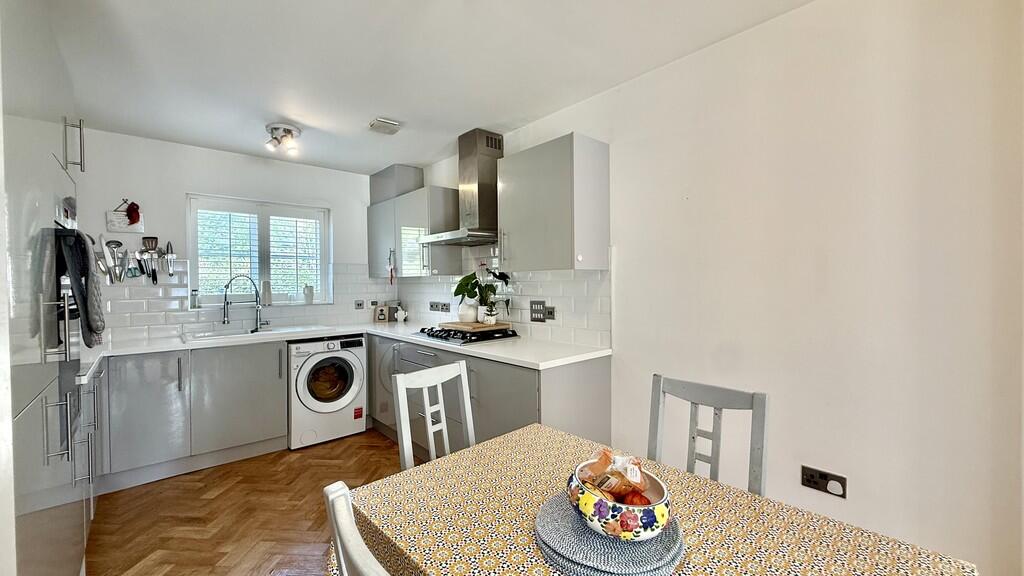 Kitchen/dining ro...