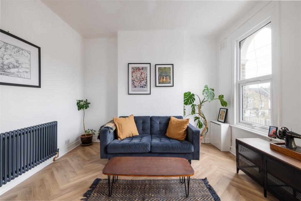 Latimer Road E7