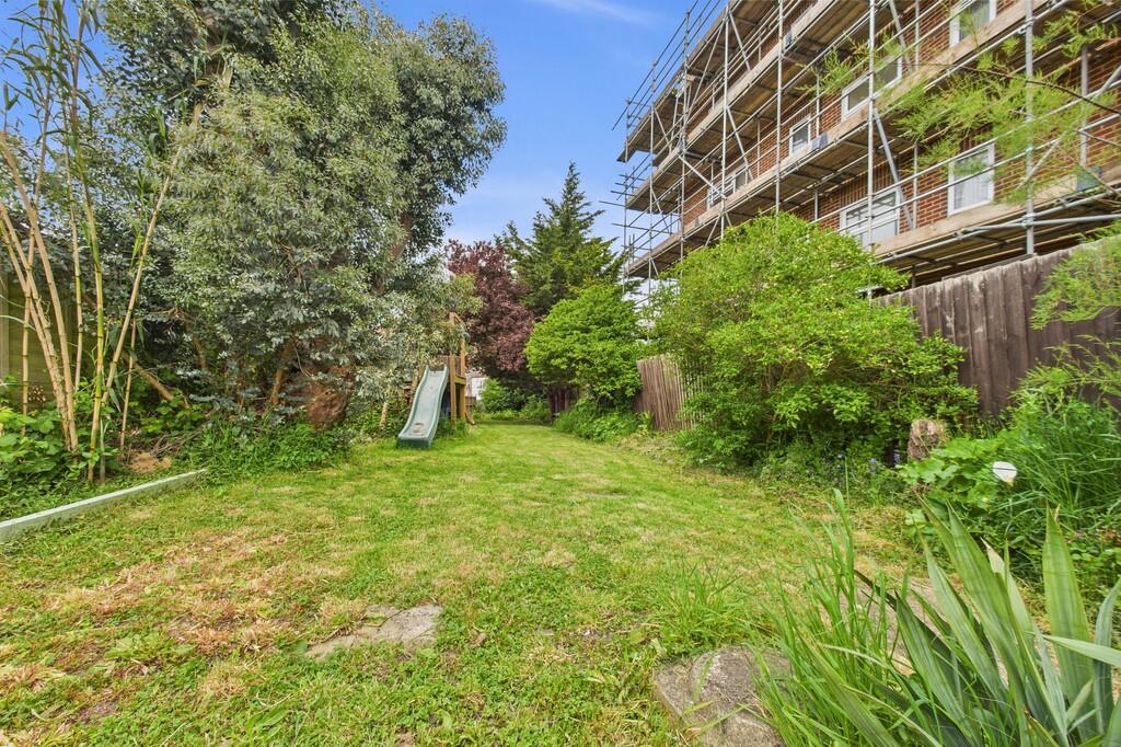 CAM01085G0-PR0553...