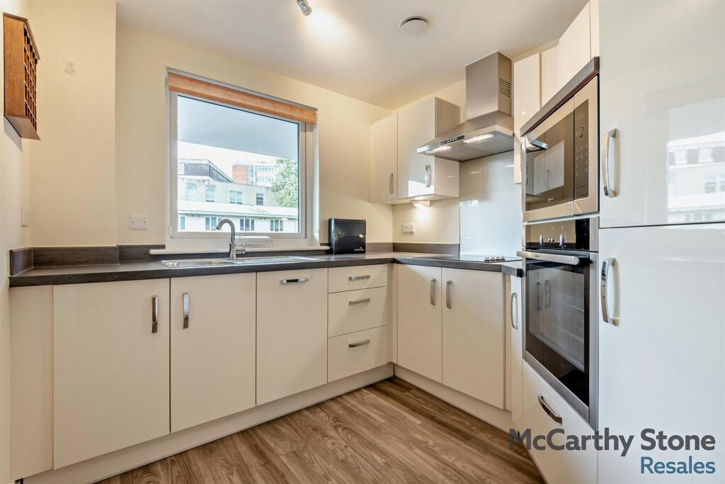 8671039-interior16-800.jpg