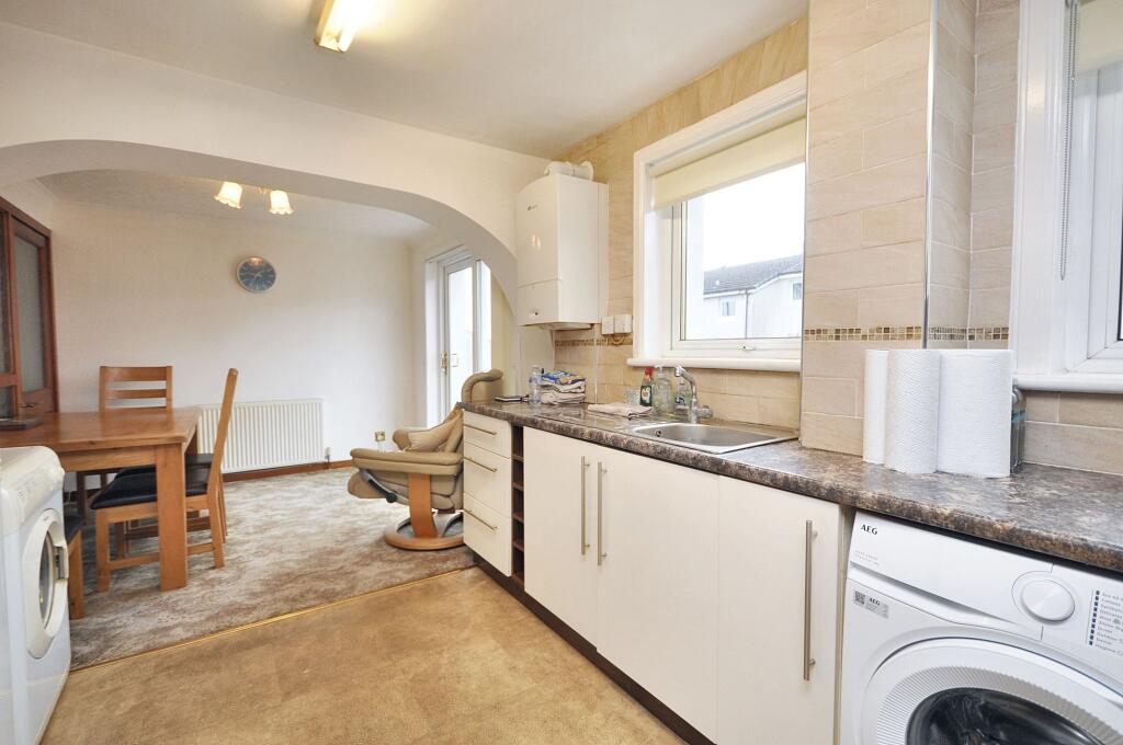 Kitchen/ Dining Area