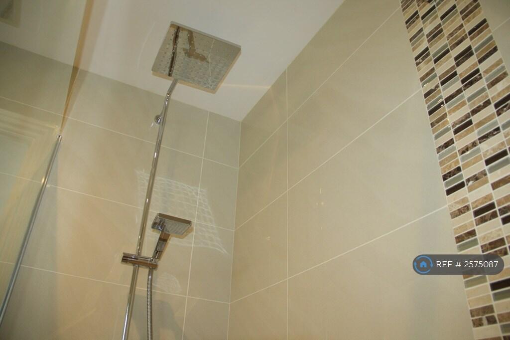 En-Suite Rain Shower