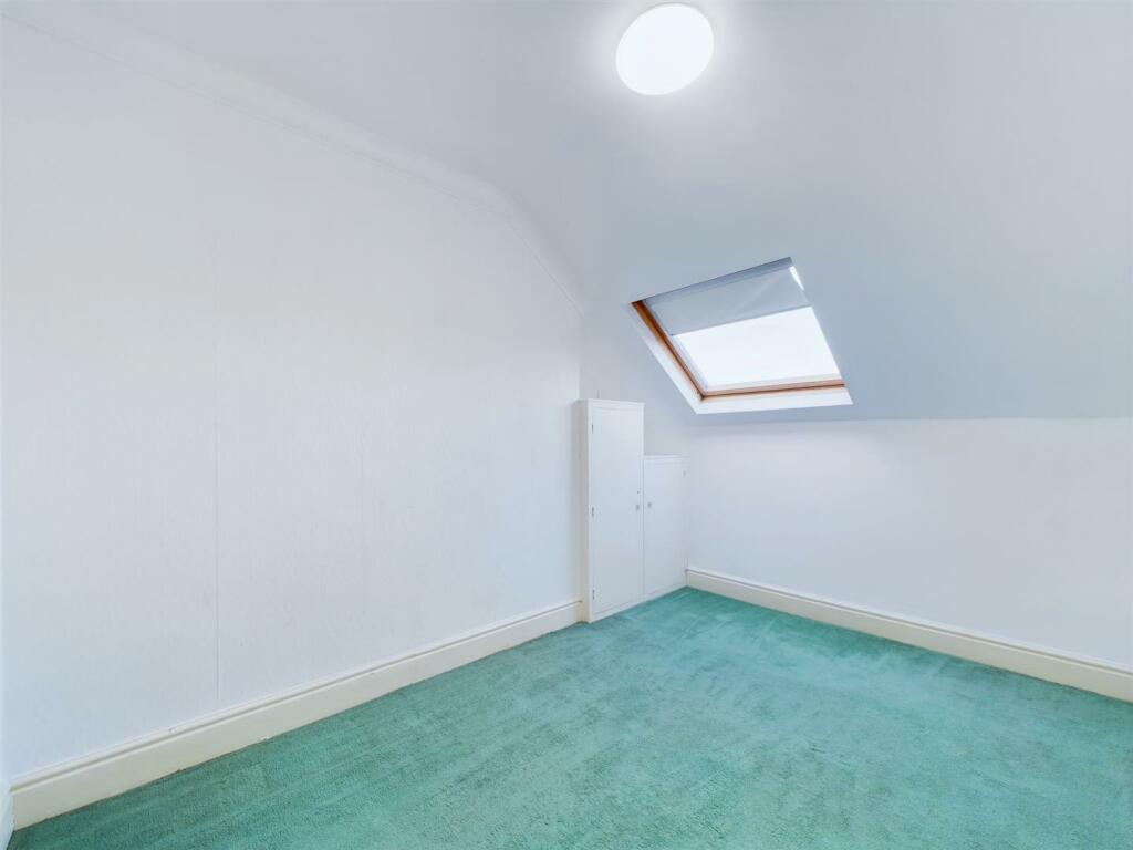 Bedroom: