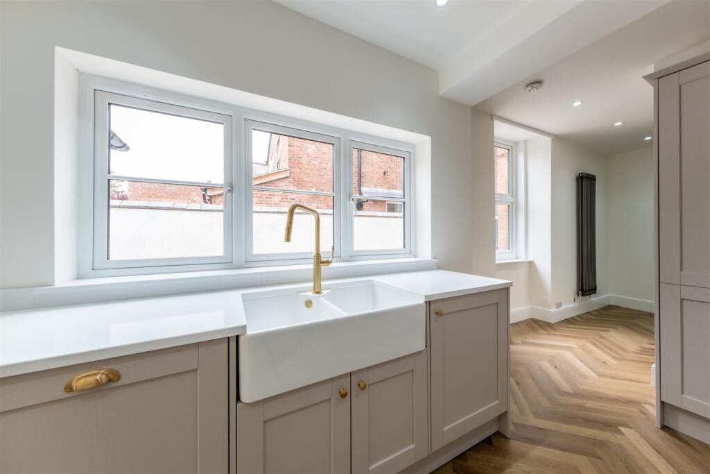 64 The Crescent-010.jpg