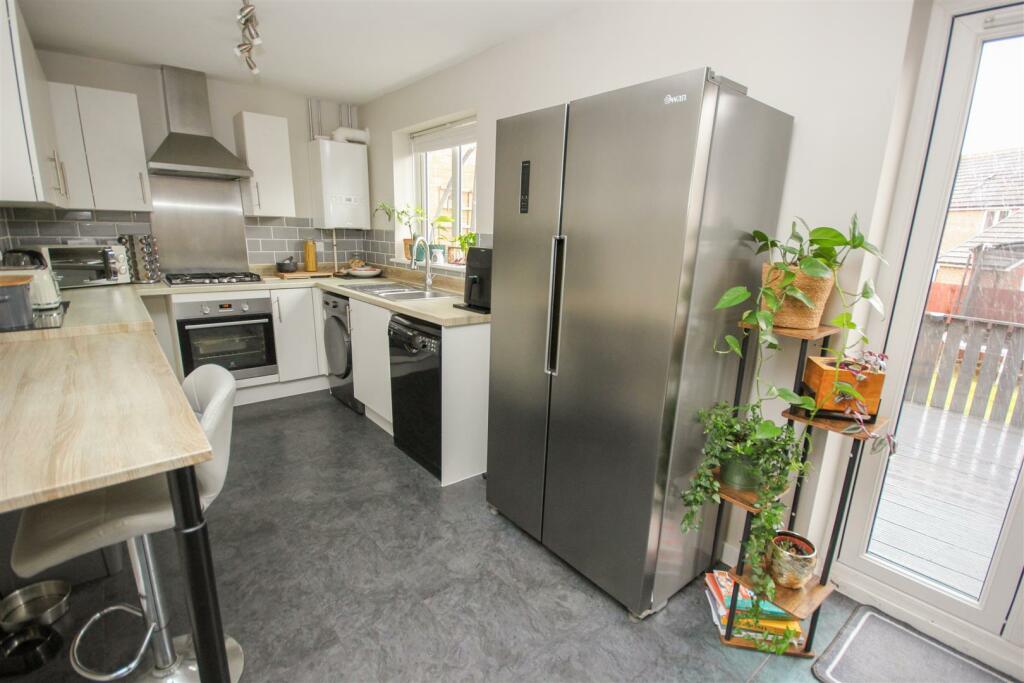 Kitchen 1.jpg