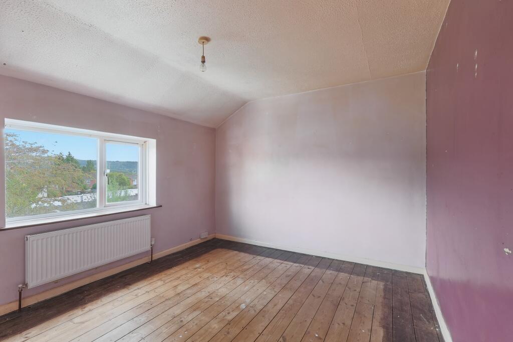 35 Queens Drive, Stroud, Gloucestershire, GL5 4NB