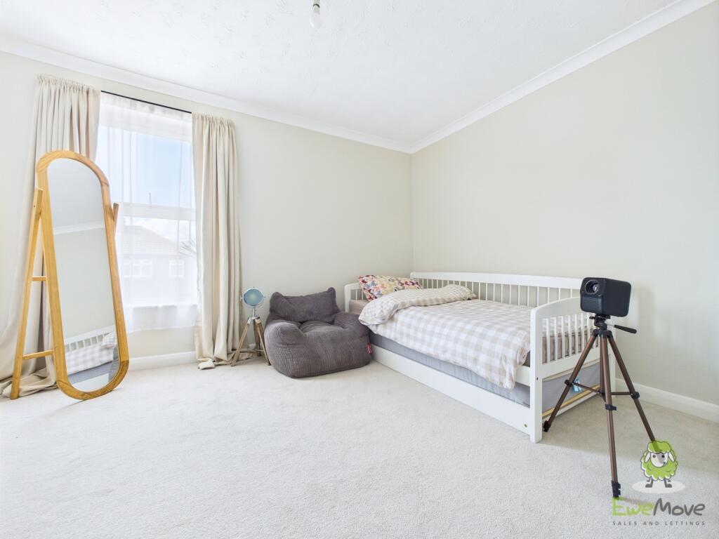 CAM01543G0-PR0145-STILL048